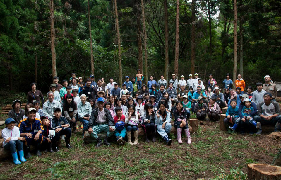 2012年10月に行われた第1回復興の森づくりワークショップ。大勢の地元住民が集まった